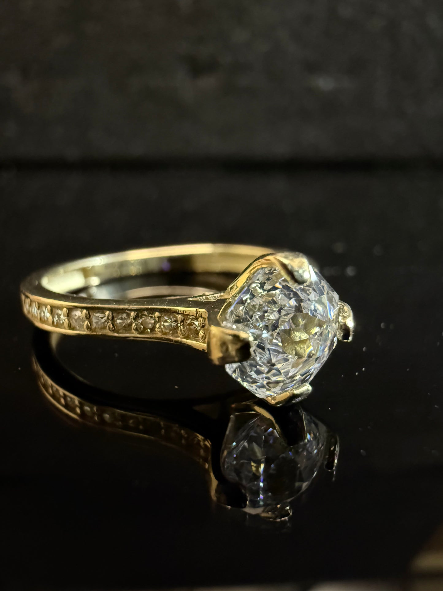 14K Gold Diamond Engagement Ring – Classic & Elegant Design