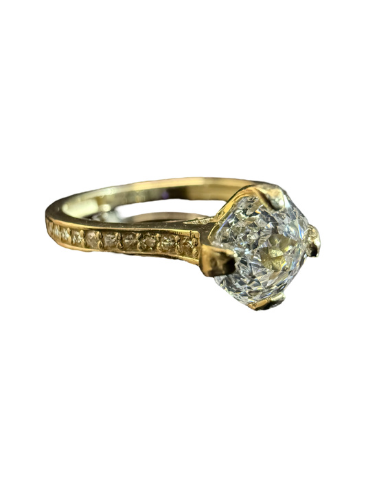 14K Gold Diamond Engagement Ring – Classic & Elegant Design