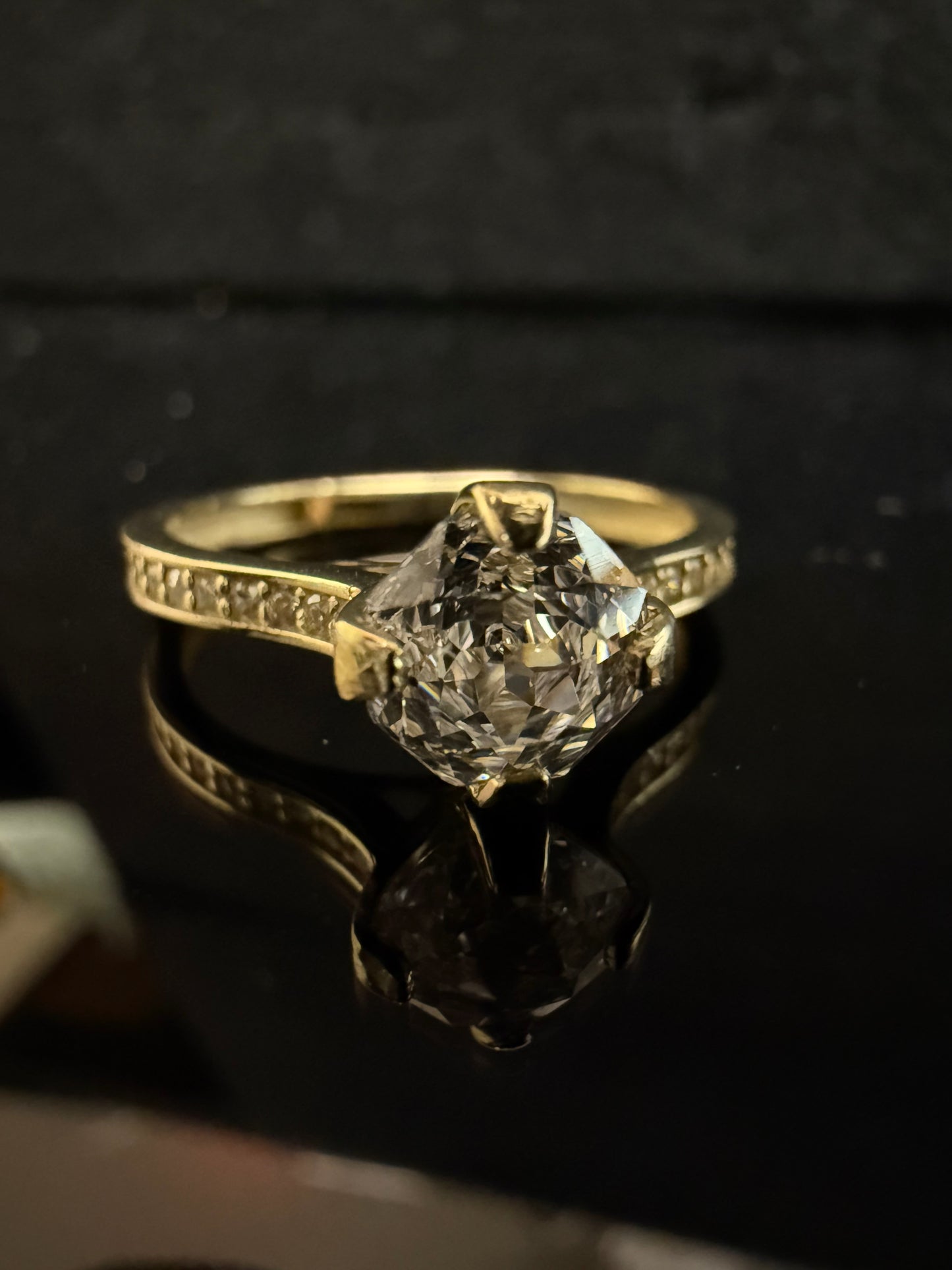 14K Gold Diamond Engagement Ring – Classic & Elegant Design